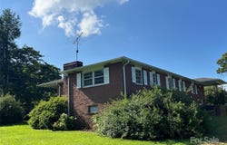 40 Country View Lane, Hendersonville, NC 28792