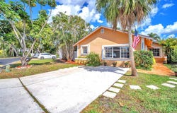 5660 SW 99th Ln, Cooper City, FL 33328