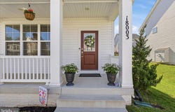 18003 LAKE FRONT Circle, ROUND HILL, VA 20141