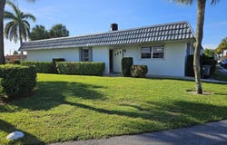 2886 E Fernley Dr E, West Palm Beach, FL 33415