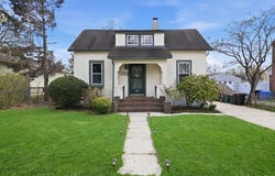 36 Pine Street, Islip, NY 11751