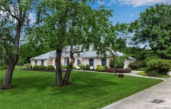 4901 Pineledge Drive W, Clarence, NY 14031