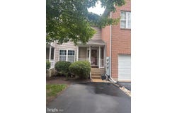 113 BLACKFRIARS CIRCLE, DOYLESTOWN, PA 18901