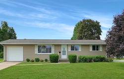 401 Sherry Ln, Viroqua, WI 54665