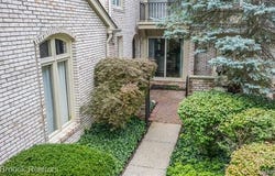 1337 Knollcrest Circle, Bloomfield Hills, MI 48304