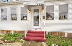 14 Pine Street, Keyport, NJ 07735
