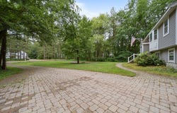 80 East St, Pepperell, MA 01463