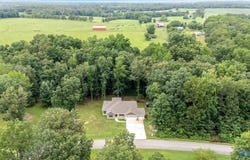 10 Cricket Hill Road, Flintville, TN 37335