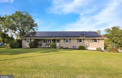 1046 CROSS KEYS Road, LEESPORT, PA 19533