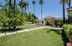 17520 Embassy Dr, Encino, CA 91316