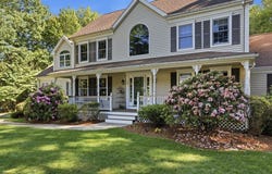 3 Stable Way, Medway, MA 02053