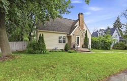 821 S WEIMAR Street, APPLETON, WI 54915