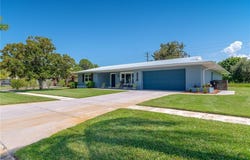 1442 SE Sunshine Avenue, Port St Lucie, FL 34952