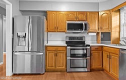 9212 N Pirogue Ct, Jeffersontown, KY 40299