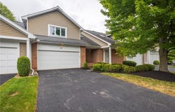 28 Chasewood Circle, Henrietta, NY 14618