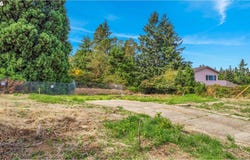2665 HILLCREST Dr, WestLinn, OR 97068
