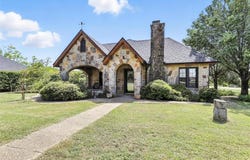 302 S Crook Street, Cresson, TX 76035