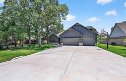 211 Comanche Drive, Lake Kiowa, TX 76240