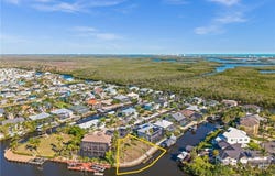 17890 Grey Heron Court, Fort Myers Beach, FL 33931