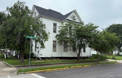401 S EAST Street, Jacksonville, IL 62650