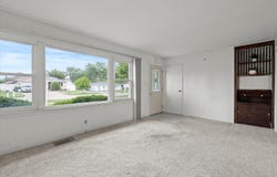 6449 W 84th Street, Burbank, IL 60459