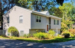 33 Chestnut Street, Claremont, NH 03743