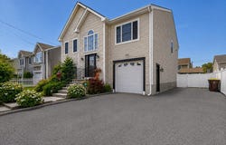19 Abington Ln., Fall River, MA 02721