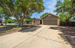301 Zebra DR, Kyle, TX 78640