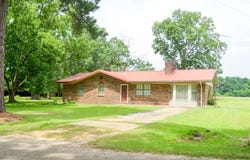 225 Royce Ln, Dothan, AL 36301