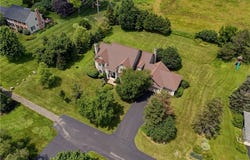10 Muirfield Court, Pittsford, NY 14534