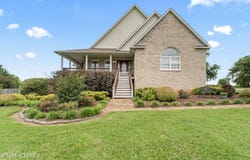 235 Ranch Rd, Loudon, TN 37774