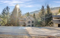 411 Hickory Drive, Tannersville, PA 18372