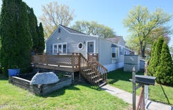 729 Cliffwood Avenue, Keyport, NJ 07735