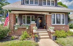 209 W Spruce Street, Jerseyville, IL 62052