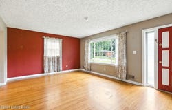 6017 Princess Way, Louisville, KY 40219