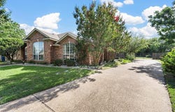 705 Tahoe Trail Drive, Hewitt, TX 76643