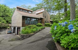 1572 Middle Road, Calverton, NY 11933
