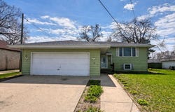 105 W Oak Street, Coal City, IL 60416