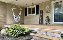 1023 E Colonial Park Drive, Grand Ledge, MI 48837