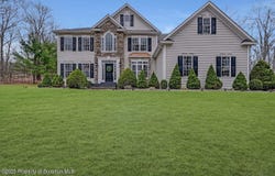 120 Highland Road, Roaring Brook Twp, PA 18444