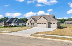 2573 Pleasant View Drive, Troy, OH 45373