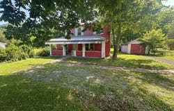 696 Tuckahoe Rd, White Sulphur Springs, WV 24986