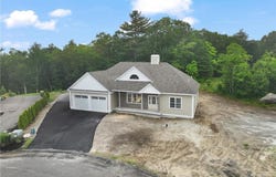 3 Lacey Court, Smithfield, RI 02917