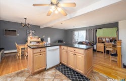 33 Kings Highway, Shelton, CT 06484