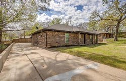 116 NE Rosamond Street, Burleson, TX 76028