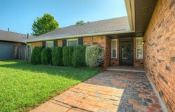 1008 S Neptune Road, Edmond, OK 73003