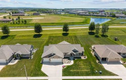 2157 FOX POINT Circle, DE PERE, WI 54115