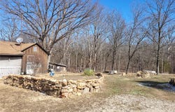 1615 N Service Rd W, St Clair, MO 63077