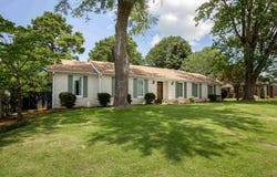 305 Nottingham Rd, Florence, AL 35633