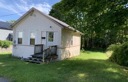 4 Hawkes Avenue, Eastport, ME 04631